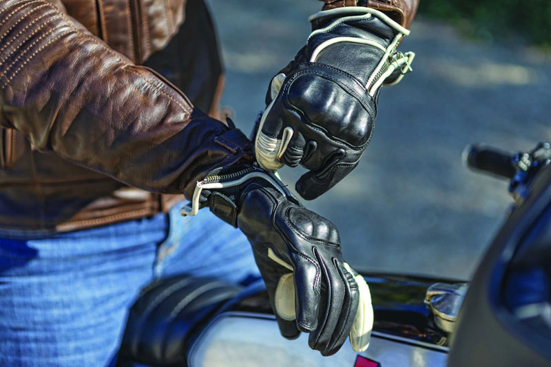 realce longitud Secretario ▷ La obligatoriedad de llevar guantes en moto: la imposición de lo obvio