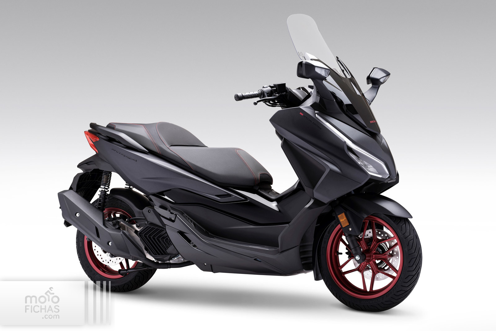 Honda Forza 125 2024 - Precio, fotos, ficha técnica y motos rivales