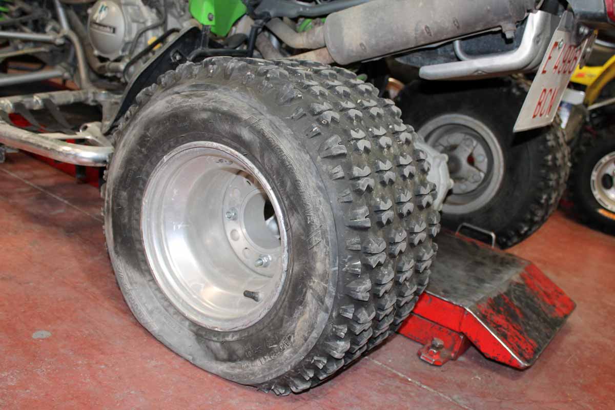 ✓ ¿Es correcto Reparar un PINCHAZO de un neumático con MECHAS o INSERTOS o  TARUGOS o churros? 😱 